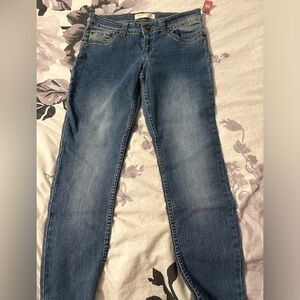 No Boundaries size 13 ladies jeans.  NWT.